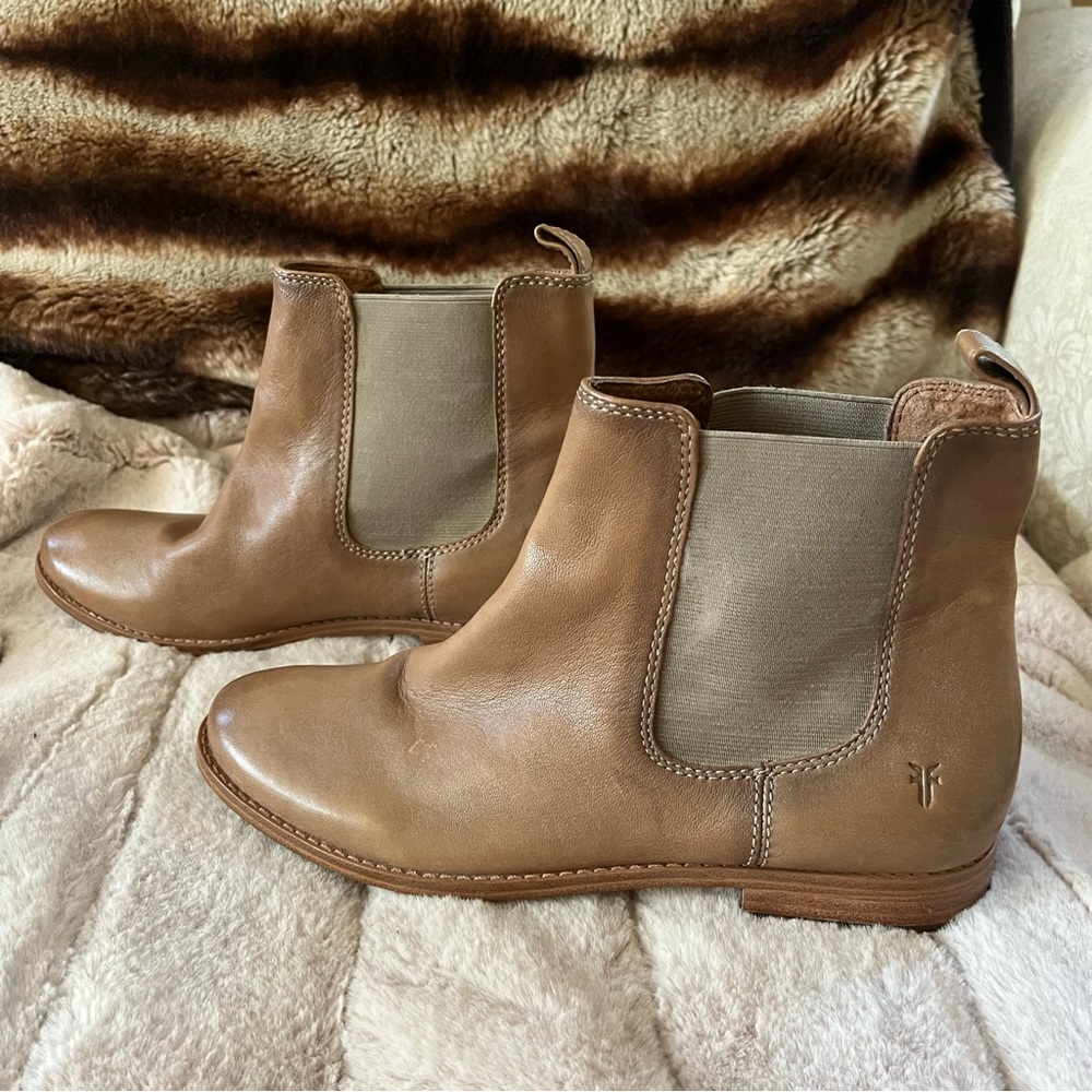 Frye Anna Chelsea Ankle Bootie Boots Ash Brown - Size 7.5 - Picture 3 of 9